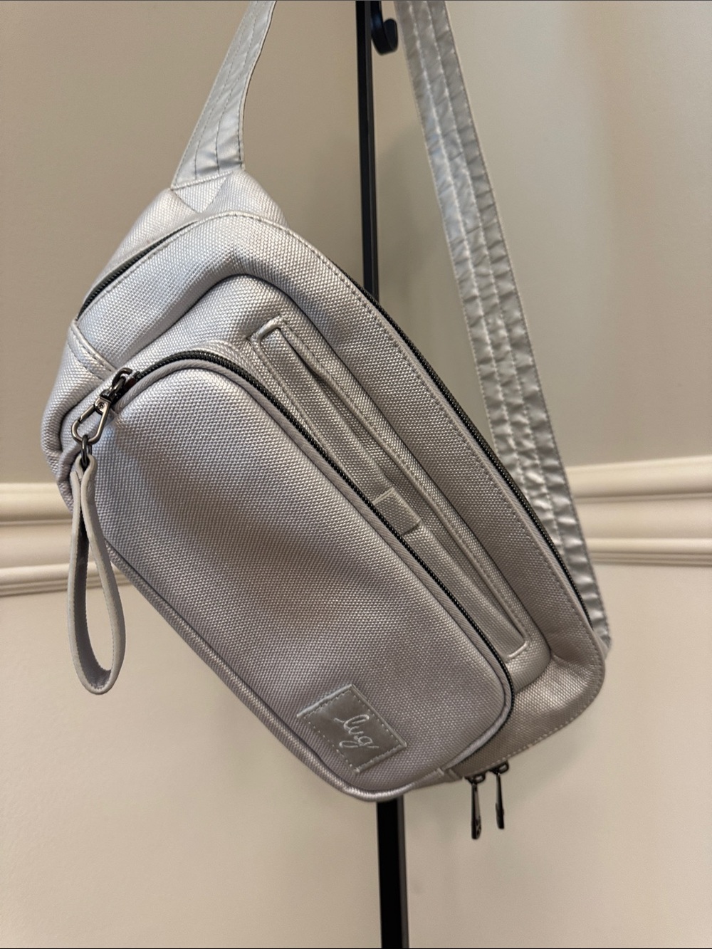 lug Metallic Silver Hitch Matte Luxe  Crossbody Sling/Belt Bag